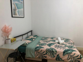 Melbourne short stay - Caulfield station, Monash Uni